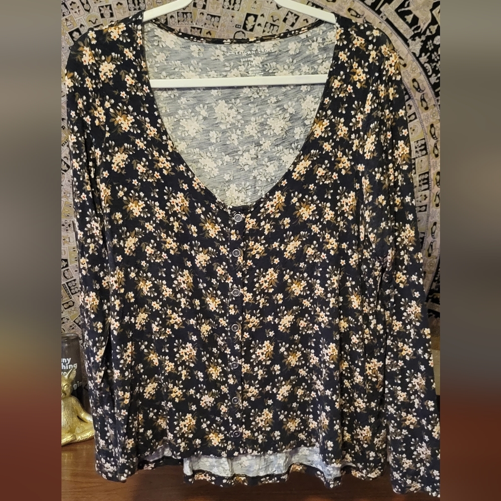 American Eagle Slub Knit Floral Crop Long Sleeve Soft & Sexy Top